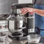 Avantco MIX8GBK Black 8 Qt. Bowl Lift Countertop Mixer with Guard & Standard Accessories - 120V, 4/5 hp