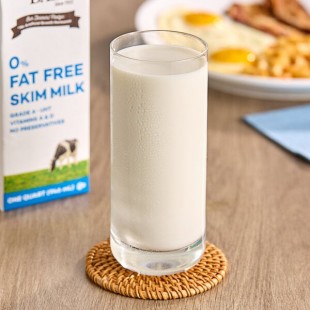 Byrne 0% Fat-Free Aseptic Milk 32 fl. oz. - 12/Case Byrne 0% Fat-Free Aseptic Milk 32 fl. oz. - 12/Case