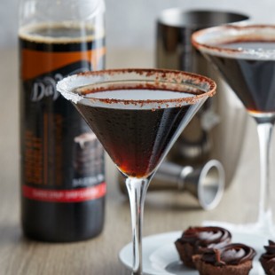 DaVinci Gourmet Classic Chocolate Flavoring Syrup 750 mL - 4/Case DaVinci Gourmet Classic Chocolate Flavoring Syrup 750 mL - 4/Case