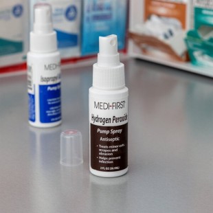 Medi-First 25702 Hydrogen Peroxide Pump Spray - 2 oz. Medi-First 25702 Hydrogen Peroxide Pump Spray - 2 oz.
