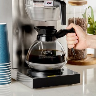 Avantco 64 oz. Polycarbonate Coffee Decanter with Stainless Steel Bottom and Black Handle Avantco 64 oz. Polycarbonate Coffee Decanter with Stainless Steel Bottom and Black Handle