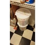 Choice 8 Qt. White Round Polypropylene Food Storage Container Choice 8 Qt. White Round Polypropylene Food Storage Container