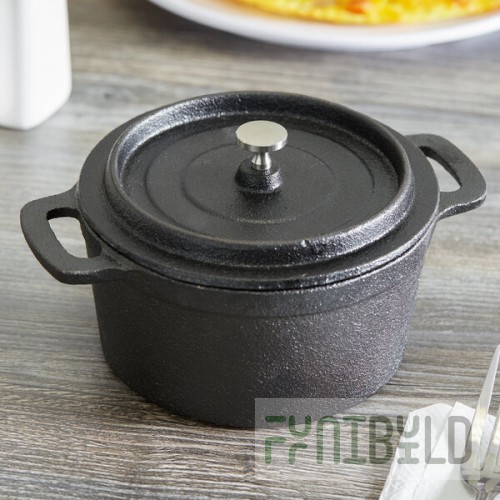 American Metalcraft CIPR5526 26.5 oz. Pre-Seasoned Mini Cast Iron Pot with Cover
