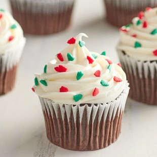 Mavalerio Red and Green Christmas Tree Sprinkles 25 lb. Mavalerio Red and Green Christmas Tree Sprinkles 25 lb.