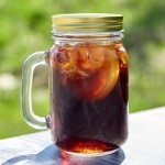 Acopa Rustic Charm 16 oz. Drinking Jar / Mason Jar with Handle and Gold Metal Lid - 12/Case