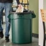 Rubbermaid® FG263200DGRN BRUTE 32 Gallon Green Round Trash Can