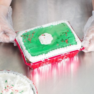 Durable Packaging 9201X 2 1/4 lb. Rectangular Holiday Foil Bake Pan with Clear Dome Lid - 100/Case Durable Packaging 9201X 2 1/4 lb. Rectangular Holiday Foil Bake Pan with Clear Dome Lid - 100/Case
