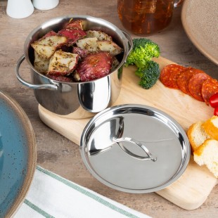 American Metalcraft MPL24 24 oz. Mini Stainless Steel Pot and Lid American Metalcraft MPL24 24 oz. Mini Stainless Steel Pot and Lid