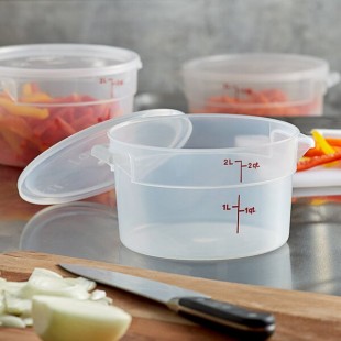 Cambro 2 Qt. Translucent Round Polypropylene Food Storage Container and Lid - 3/Pack Cambro 2 Qt. Translucent Round Polypropylene Food Storage Container and Lid - 3/Pack