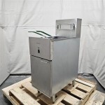 Scratch and Dent Dean by Frymaster SR114E Super Runner Economy 40 lb. Electric Floor Fryer - 240V, 1 Phase Scratch and Dent Dean by Frymaster SR114E Super Runner Economy 40 lb. Electric Floor Fryer - 240V, 1 Phase
