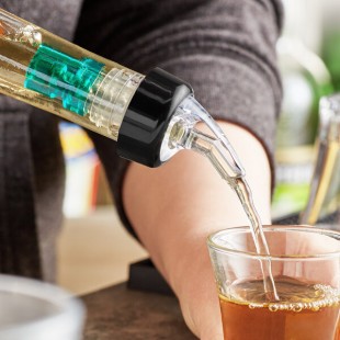 TableCraft 0.75 oz. Clear Spout / Green Tail Measured Liquor Pourer with Collar 4243A - 12/Pack TableCraft 0.75 oz. Clear Spout / Green Tail Measured Liquor Pourer with Collar 4243A - 12/Pack