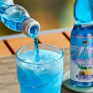 Hana Ramune Blue Hawaii Soda 6.7 fl. oz. - 24/Case Hana Ramune Blue Hawaii Soda 6.7 fl. oz. - 24/Case