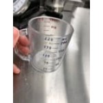 Cambro 100MCCW135 Camwear® 1 Qt. Clear Polycarbonate Measuring Cup