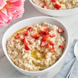 Bob's Red Mill 50 lb. Quick-Cooking Whole Grain Rolled Oats Bob's Red Mill 50 lb. Quick-Cooking Whole Grain Rolled Oats