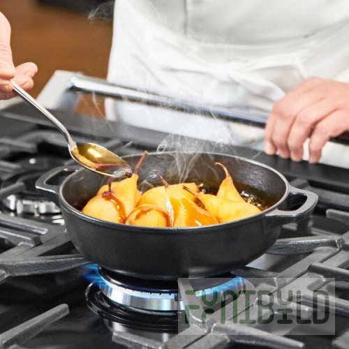 Chasseur 1.8 Qt. Black Enameled Cast Iron Brazier / Casserole Dish with Cover by Arc Cardinal FN437