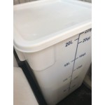 Choice 12, 18, and 22 Qt. White Square Polypropylene Food Storage Container Lid Choice 12, 18, and 22 Qt. White Square Polypropylene Food Storage Container Lid