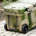 CaterGator CG45CAMOW Camouflage 45 Qt. Mobile Rotomolded Outdoor Cooler / Ice Chest