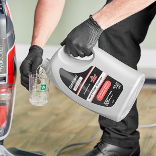 Sanitaire 3135 1 Gallon / 128 oz. Hard Floor Cleaner for HydroClean Hard Floor Washer Sanitaire 3135 1 Gallon / 128 oz. Hard Floor Cleaner for HydroClean Hard Floor Washer