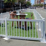 Mod-Fence Mod-Traditional 120' White Traditional Fence Starter Kit with 20 Preassembled Fence Panels, 24 Post Connectors, and Cart