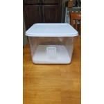 Rubbermaid® 12, 18, and 22 Qt. White Square Polyethylene Food Storage Container Lid Rubbermaid® 12, 18, and 22 Qt. White Square Polyethylene Food Storage Container Lid
