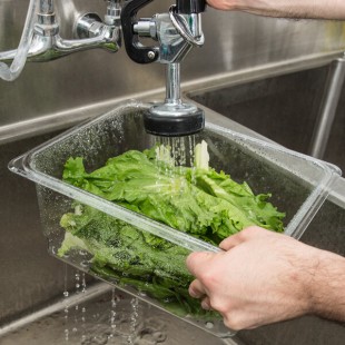 Cambro 25CLRCW135 Camwear® 1/2 Size Clear Polycarbonate Colander Pan - 5 Cambro 25CLRCW135 Camwear® 1/2 Size Clear Polycarbonate Colander Pan - 5