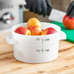 Carlisle 2 Qt. White Round Polyethylene Food Storage Container