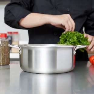 Vollrath 77780 Tribute 4.5 Qt. Stainless Steel Sauce / Stock Pot Vollrath 77780 Tribute 4.5 Qt. Stainless Steel Sauce / Stock Pot