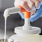 Choice 1 oz. Maxi / Pelican Condiment Pump with 4 Choice 1 oz. Maxi / Pelican Condiment Pump with 4