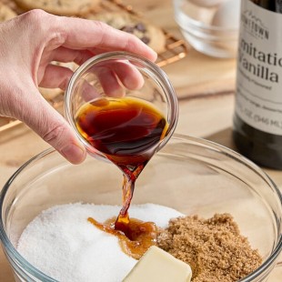 Hometown Provisions Imitation Vanilla 32 fl. oz. Hometown Provisions Imitation Vanilla 32 fl. oz.