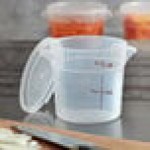 Cambro 1 Qt. Translucent Round Polypropylene Food Storage Container and Lid - 3/Pack Cambro 1 Qt. Translucent Round Polypropylene Food Storage Container and Lid - 3/Pack