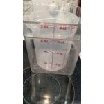 Cambro 1 Qt. Translucent Round Polypropylene Food Storage Container and Lid - 3/Pack Cambro 1 Qt. Translucent Round Polypropylene Food Storage Container and Lid - 3/Pack