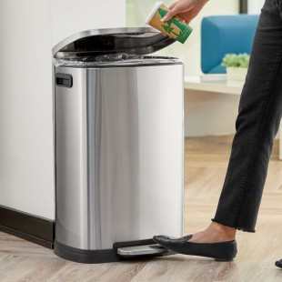 Lancaster Table & Seating 13 Gallon Stainless Steel Rectangular Step-On Trash Can with Soft Close Lid Lancaster Table & Seating 13 Gallon Stainless Steel Rectangular Step-On Trash Can with Soft Close Lid