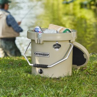 CaterGator CCG20TAN Tan 20 Qt. Round Rotomolded Outdoor Cooler / Ice Chest CaterGator CCG20TAN Tan 20 Qt. Round Rotomolded Outdoor Cooler / Ice Chest