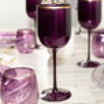 Posh Setting 12 oz. Round Purple Plastic Wine Goblet with Gold Rim - 60/Case Posh Setting 12 oz. Round Purple Plastic Wine Goblet with Gold Rim - 60/Case