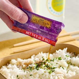Lee Kum Kee Selected Aromatic Vinegar Seasoning Packet 8 mL - 600/Case Lee Kum Kee Selected Aromatic Vinegar Seasoning Packet 8 mL - 600/Case