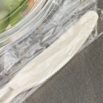Choice Beige Heavy Weight Wrapped Polystyrene Plastic Knife - 1,000/Case Choice Beige Heavy Weight Wrapped Polystyrene Plastic Knife - 1,000/Case