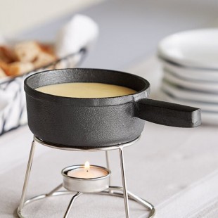 Valor 12 oz. Pre-Seasoned Mini Cast Iron Fondue Pot / Butter Warmer Valor 12 oz. Pre-Seasoned Mini Cast Iron Fondue Pot / Butter Warmer