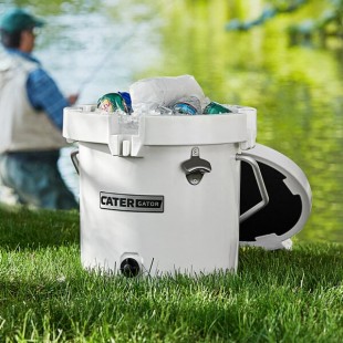 CaterGator CCG20WH White 20 Qt. Round Rotomolded Outdoor Cooler / Ice Chest CaterGator CCG20WH White 20 Qt. Round Rotomolded Outdoor Cooler / Ice Chest