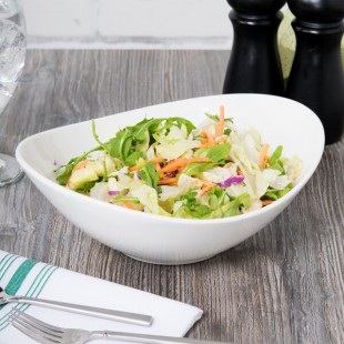 Tuxton AMU-404 Napa AlumaTux Pearl White (European White) 1.25 qt. China Capistrano Bowl - 12/Case