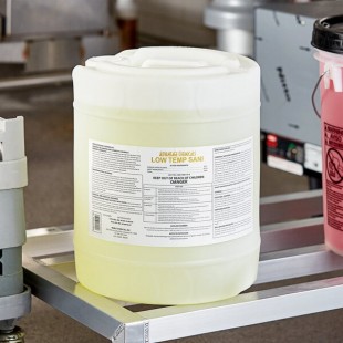 Advantage Chemicals 5 gallon / 640 oz. Low Temperature Concentrated Dish Washing Machine Sanitizer