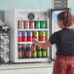 Avantco CRM-5-HC White Countertop Display Refrigerator with Swing Door - 3.9 Cu. Ft.