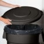 Carlisle 84104503 Bronco 44 Gallon Black Flat Round Trash Can Lid