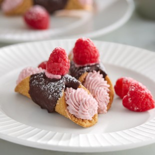 LorAnn Oils 4 fl. oz. Raspberry Bakery Emulsion LorAnn Oils 4 fl. oz. Raspberry Bakery Emulsion