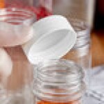 48/485 White Induction-Lined Polypropylene Spice Cap - 100/Pack 48/485 White Induction-Lined Polypropylene Spice Cap - 100/Pack