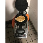 Waring WWD200 Non-Stick Double Waffle Maker - 120V Waring WWD200 Non-Stick Double Waffle Maker - 120V