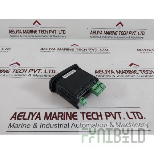 Controller EKS 102A with temperature sensor connector.