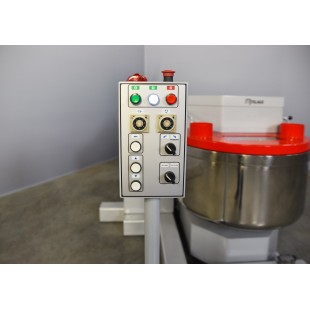 Dough mixing machine