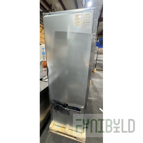 Randell R1DT-25-1FBL 25 Inch Refrigerator Freezer Reach-in 8.5 cu ft to 7.9 cu ft