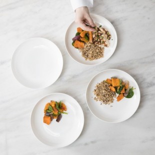 Fortessa FFD-MC-803 10.5 Inch Round Coupe Plate China White - 4 Packs Fortessa FFD-MC-803 10.5 Inch Round Coupe Plate China White - 4 Packs