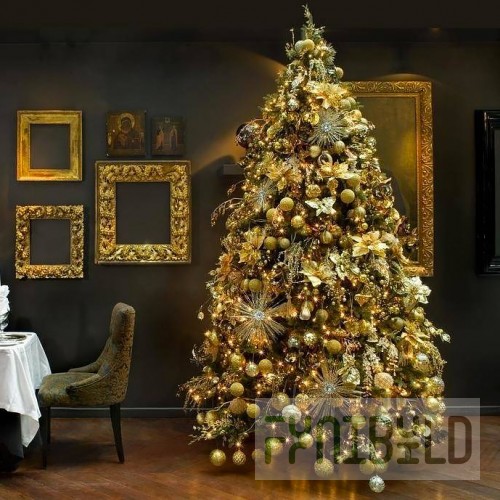 Designer spruce decorated with Premium Gold